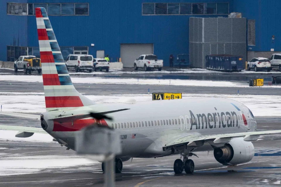 American Airlines Stock Jumps as Analysts Upgrade to 'Buy'